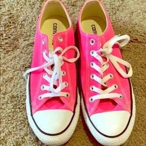 Converse unisex shoe women’s size 10 men’s size 8